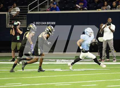 Thumbnail 3 in Emerson vs. South Oak Cliff (UIL 5A D2 Semifinals) photogallery.