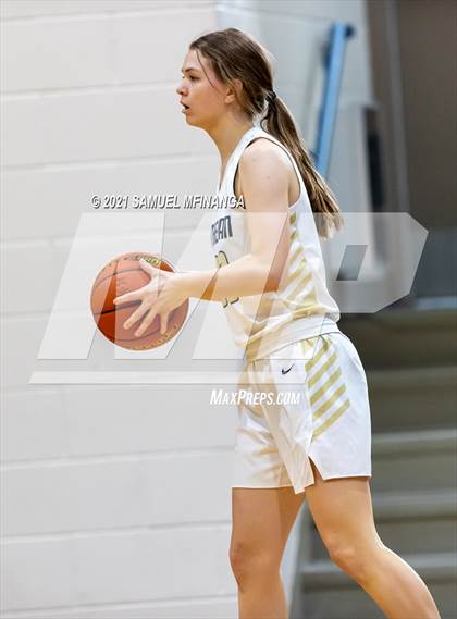 Thumbnail 3 in Lincoln Lutheran vs. Arlington photogallery.