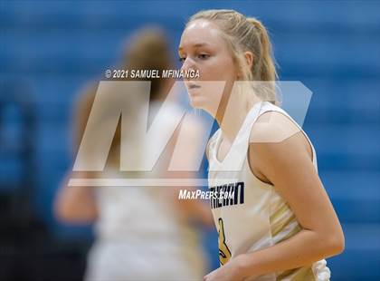 Thumbnail 1 in Lincoln Lutheran vs. Arlington photogallery.