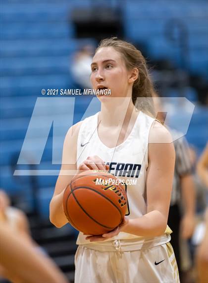 Thumbnail 2 in Lincoln Lutheran vs. Arlington photogallery.