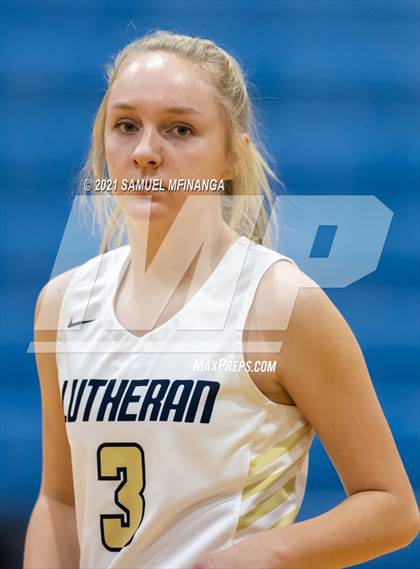 Thumbnail 3 in Lincoln Lutheran vs. Arlington photogallery.
