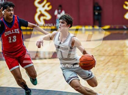 Thumbnail 3 in Fort Bend Dulles vs. Deer Park (McDonald's Texas Invitational) photogallery.