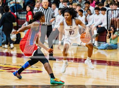 Thumbnail 3 in Fort Bend Dulles vs. Deer Park (McDonald's Texas Invitational) photogallery.