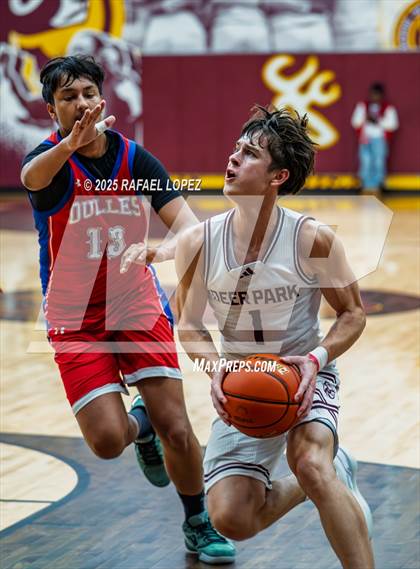 Thumbnail 1 in Fort Bend Dulles vs. Deer Park (McDonald's Texas Invitational) photogallery.