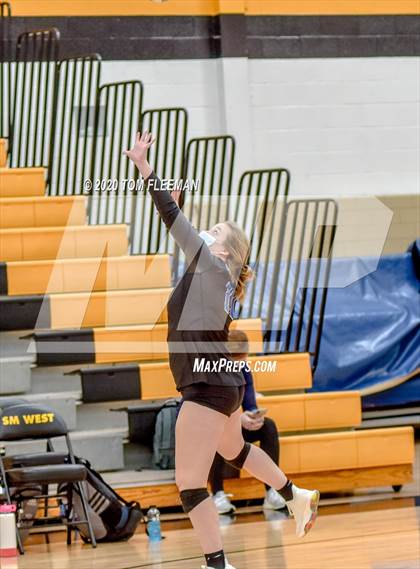 Thumbnail 3 in Gardner-Edgerton @ Olathe West photogallery.