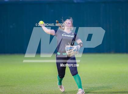 Thumbnail 2 in Orangefield vs Pollok Central (UIL Softball 3A D1 Bi-District Playoff Game 1) photogallery.
