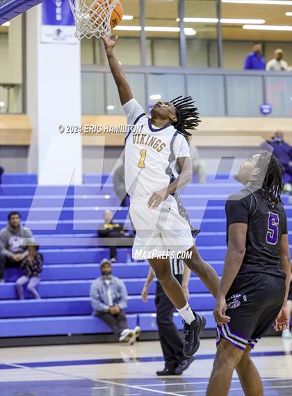 Thumbnail 2 in St. Bernard vs. Manual Arts (4th Annual Wiseburn-DaVinci Holiday Classic Tournament) photogallery.