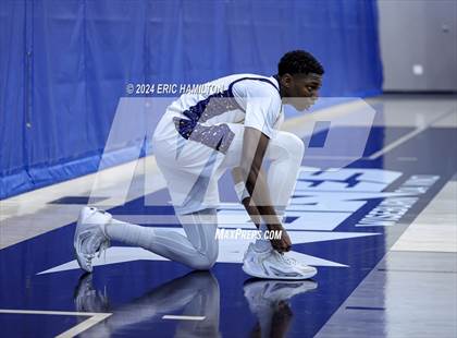 Thumbnail 3 in St. Bernard vs. Manual Arts (4th Annual Wiseburn-DaVinci Holiday Classic Tournament) photogallery.