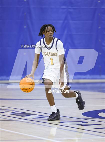 Thumbnail 1 in St. Bernard vs. Manual Arts (4th Annual Wiseburn-DaVinci Holiday Classic Tournament) photogallery.