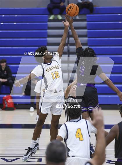 Thumbnail 3 in St. Bernard vs. Manual Arts (4th Annual Wiseburn-DaVinci Holiday Classic Tournament) photogallery.