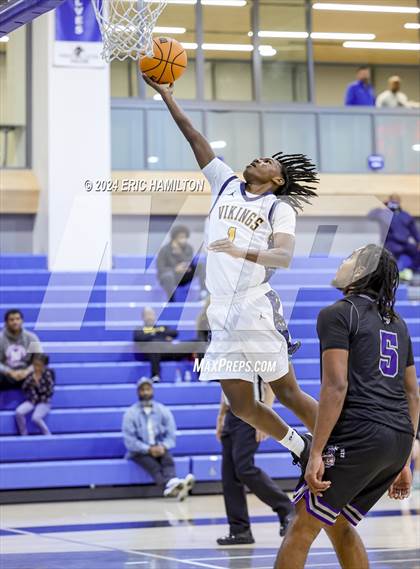 Thumbnail 3 in St. Bernard vs. Manual Arts (4th Annual Wiseburn-DaVinci Holiday Classic Tournament) photogallery.