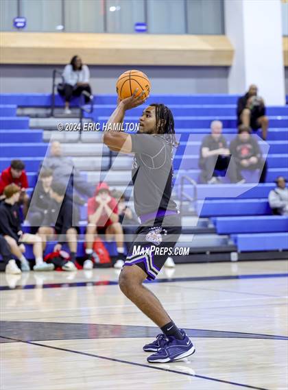 Thumbnail 3 in St. Bernard vs. Manual Arts (4th Annual Wiseburn-DaVinci Holiday Classic Tournament) photogallery.