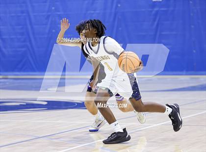 Thumbnail 1 in St. Bernard vs. Manual Arts (4th Annual Wiseburn-DaVinci Holiday Classic Tournament) photogallery.