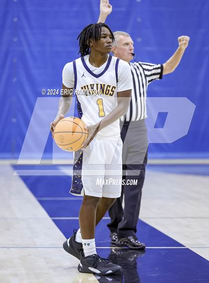 Thumbnail 1 in St. Bernard vs. Manual Arts (4th Annual Wiseburn-DaVinci Holiday Classic Tournament) photogallery.
