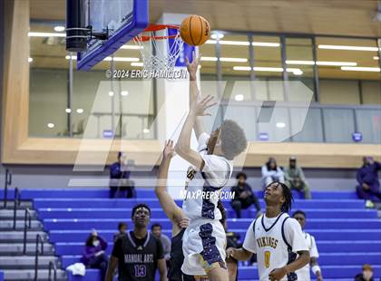 Thumbnail 2 in St. Bernard vs. Manual Arts (4th Annual Wiseburn-DaVinci Holiday Classic Tournament) photogallery.