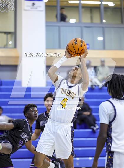 Thumbnail 2 in St. Bernard vs. Manual Arts (4th Annual Wiseburn-DaVinci Holiday Classic Tournament) photogallery.