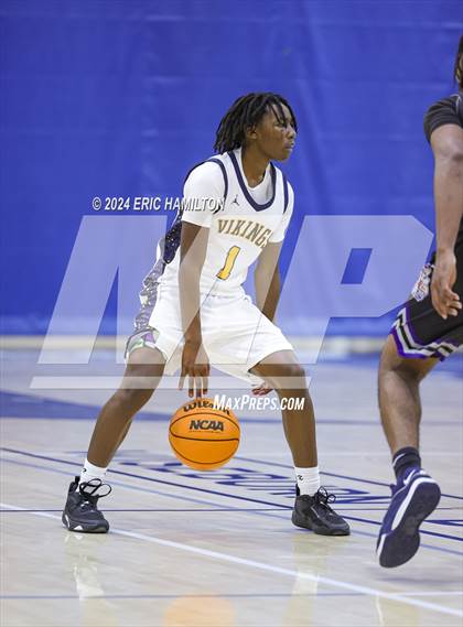 Thumbnail 3 in St. Bernard vs. Manual Arts (4th Annual Wiseburn-DaVinci Holiday Classic Tournament) photogallery.