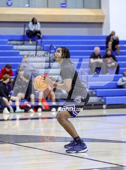 Thumbnail 1 in St. Bernard vs. Manual Arts (4th Annual Wiseburn-DaVinci Holiday Classic Tournament) photogallery.
