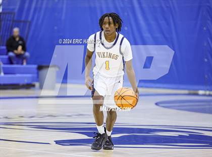 Thumbnail 2 in St. Bernard vs. Manual Arts (4th Annual Wiseburn-DaVinci Holiday Classic Tournament) photogallery.