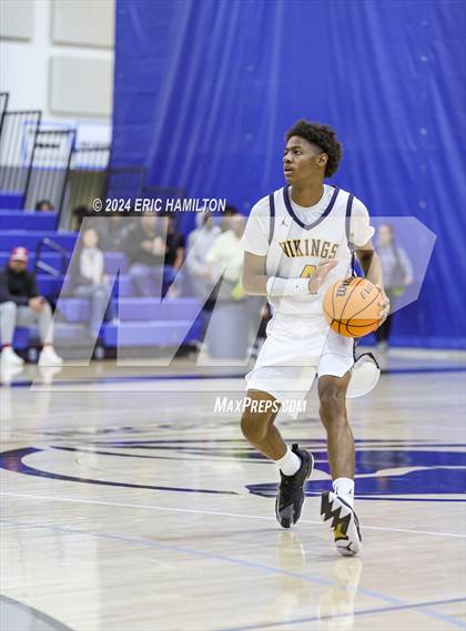 Thumbnail 1 in St. Bernard vs. Manual Arts (4th Annual Wiseburn-DaVinci Holiday Classic Tournament) photogallery.