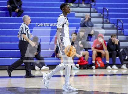 Thumbnail 1 in St. Bernard vs. Manual Arts (4th Annual Wiseburn-DaVinci Holiday Classic Tournament) photogallery.