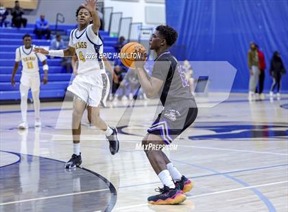 Thumbnail 2 in St. Bernard vs. Manual Arts (4th Annual Wiseburn-DaVinci Holiday Classic Tournament) photogallery.