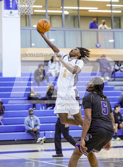 Thumbnail 1 in St. Bernard vs. Manual Arts (4th Annual Wiseburn-DaVinci Holiday Classic Tournament) photogallery.