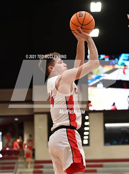 Thumbnail 3 in Farmington vs. Camden Fairview (AAA 4A State Round One) photogallery.