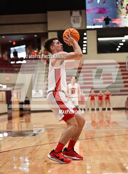 Thumbnail 1 in Farmington vs. Camden Fairview (AAA 4A State Round One) photogallery.