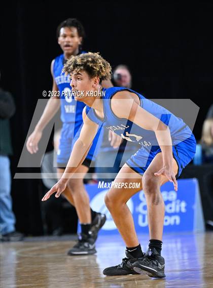 Thumbnail 2 in Federal Way vs. Curtis (WIAA 4A Semifinal) EDITORIAL photogallery.