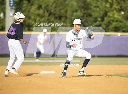 Thumbnail 3 in Lennard @ Alonso (Saladino) photogallery.