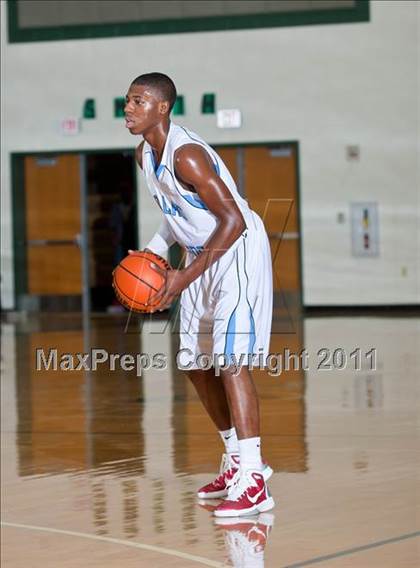 Thumbnail 1 in Skyline vs. Ranchview (CFB Invitational) photogallery.