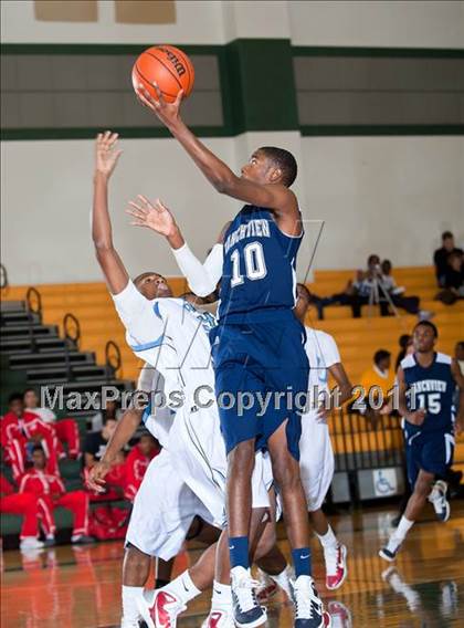 Thumbnail 3 in Skyline vs. Ranchview (CFB Invitational) photogallery.