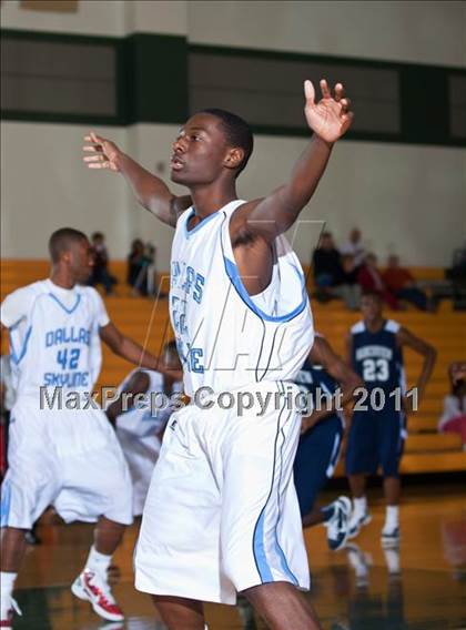 Thumbnail 3 in Skyline vs. Ranchview (CFB Invitational) photogallery.