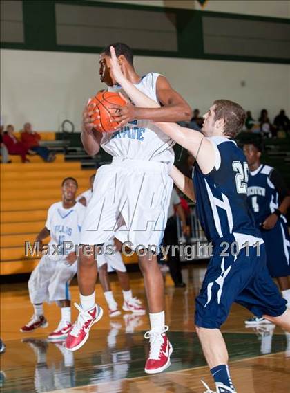 Thumbnail 1 in Skyline vs. Ranchview (CFB Invitational) photogallery.