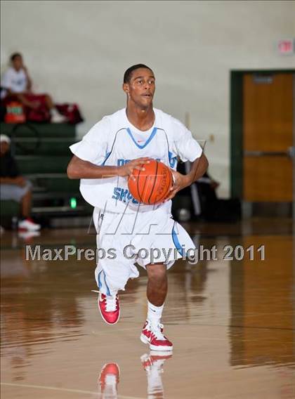 Thumbnail 2 in Skyline vs. Ranchview (CFB Invitational) photogallery.