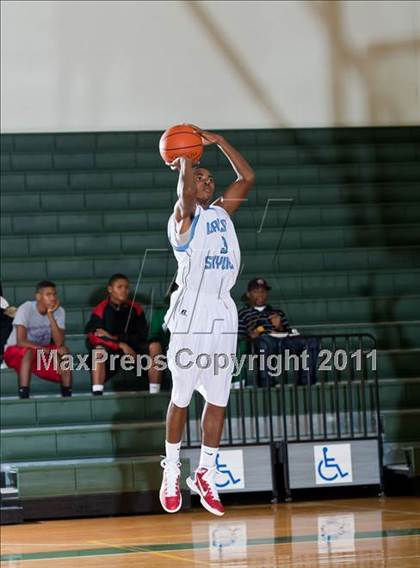 Thumbnail 1 in Skyline vs. Ranchview (CFB Invitational) photogallery.