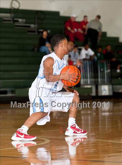 Thumbnail 3 in Skyline vs. Ranchview (CFB Invitational) photogallery.
