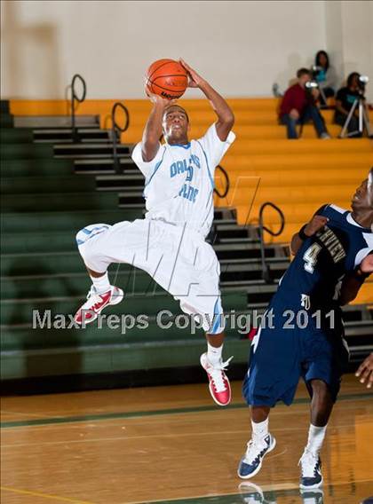 Thumbnail 3 in Skyline vs. Ranchview (CFB Invitational) photogallery.