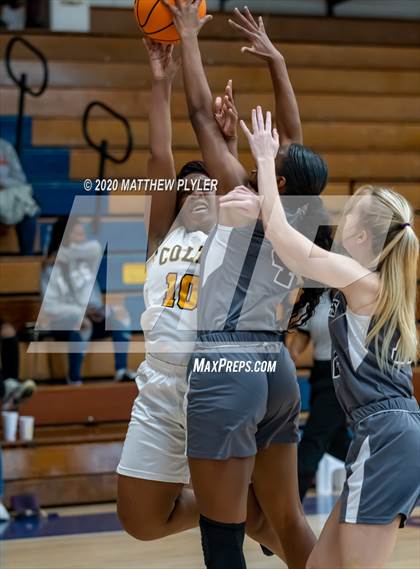 Thumbnail 3 in Trinity Christian vs. Cape Fear (MLK Dream Jam at Terry Sanford) photogallery.