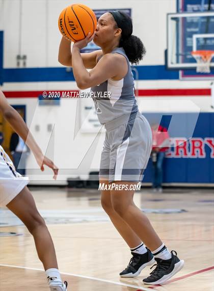 Thumbnail 2 in Trinity Christian vs. Cape Fear (MLK Dream Jam at Terry Sanford) photogallery.