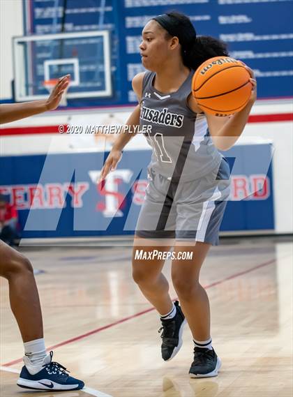 Thumbnail 2 in Trinity Christian vs. Cape Fear (MLK Dream Jam at Terry Sanford) photogallery.