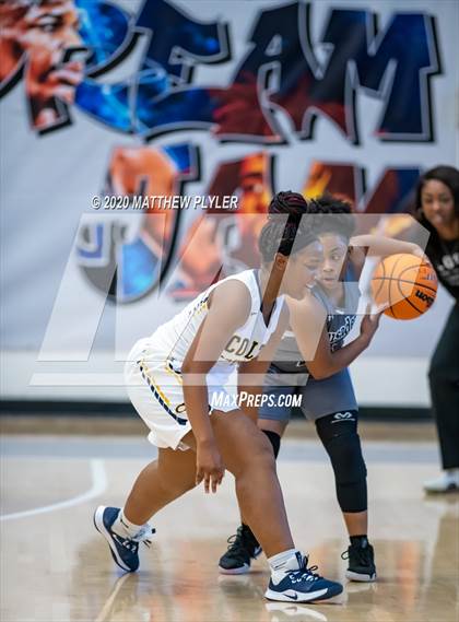 Thumbnail 3 in Trinity Christian vs. Cape Fear (MLK Dream Jam at Terry Sanford) photogallery.