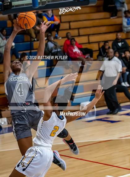 Thumbnail 3 in Trinity Christian vs. Cape Fear (MLK Dream Jam at Terry Sanford) photogallery.