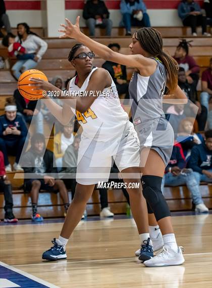 Thumbnail 2 in Trinity Christian vs. Cape Fear (MLK Dream Jam at Terry Sanford) photogallery.