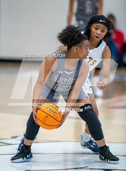 Thumbnail 1 in Trinity Christian vs. Cape Fear (MLK Dream Jam at Terry Sanford) photogallery.