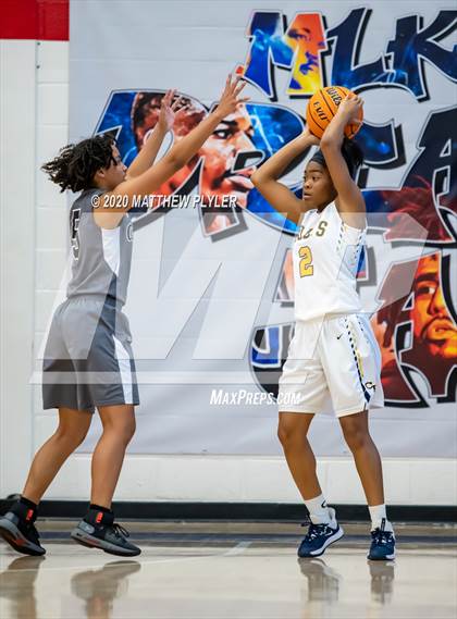 Thumbnail 2 in Trinity Christian vs. Cape Fear (MLK Dream Jam at Terry Sanford) photogallery.