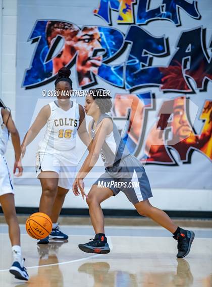 Thumbnail 2 in Trinity Christian vs. Cape Fear (MLK Dream Jam at Terry Sanford) photogallery.