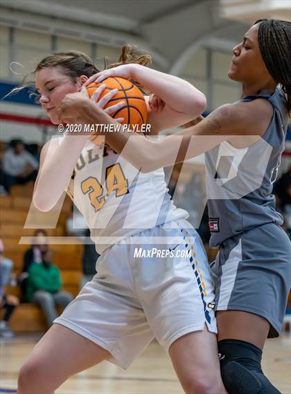 Thumbnail 3 in Trinity Christian vs. Cape Fear (MLK Dream Jam at Terry Sanford) photogallery.