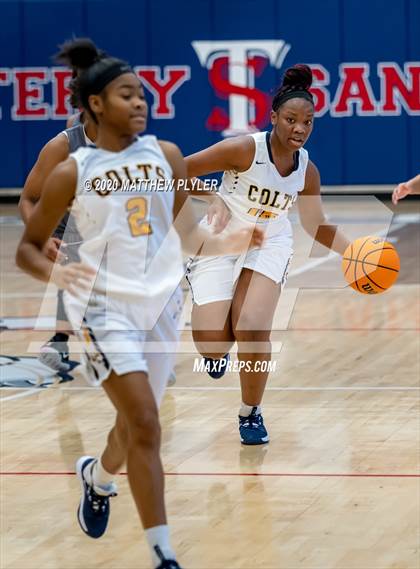 Thumbnail 3 in Trinity Christian vs. Cape Fear (MLK Dream Jam at Terry Sanford) photogallery.